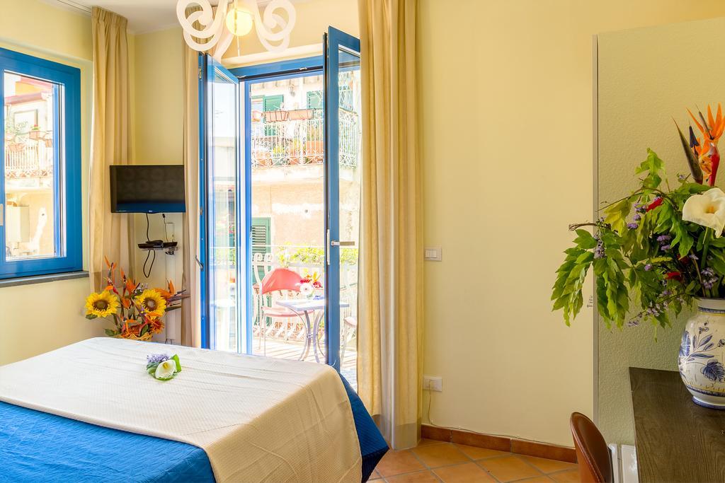 Donna Carmela - Da Rosa Bed & Breakfast